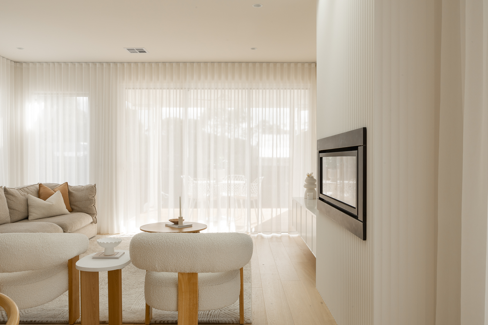 DARC Building Group Dromana townhouse – lounge with gas fireplace